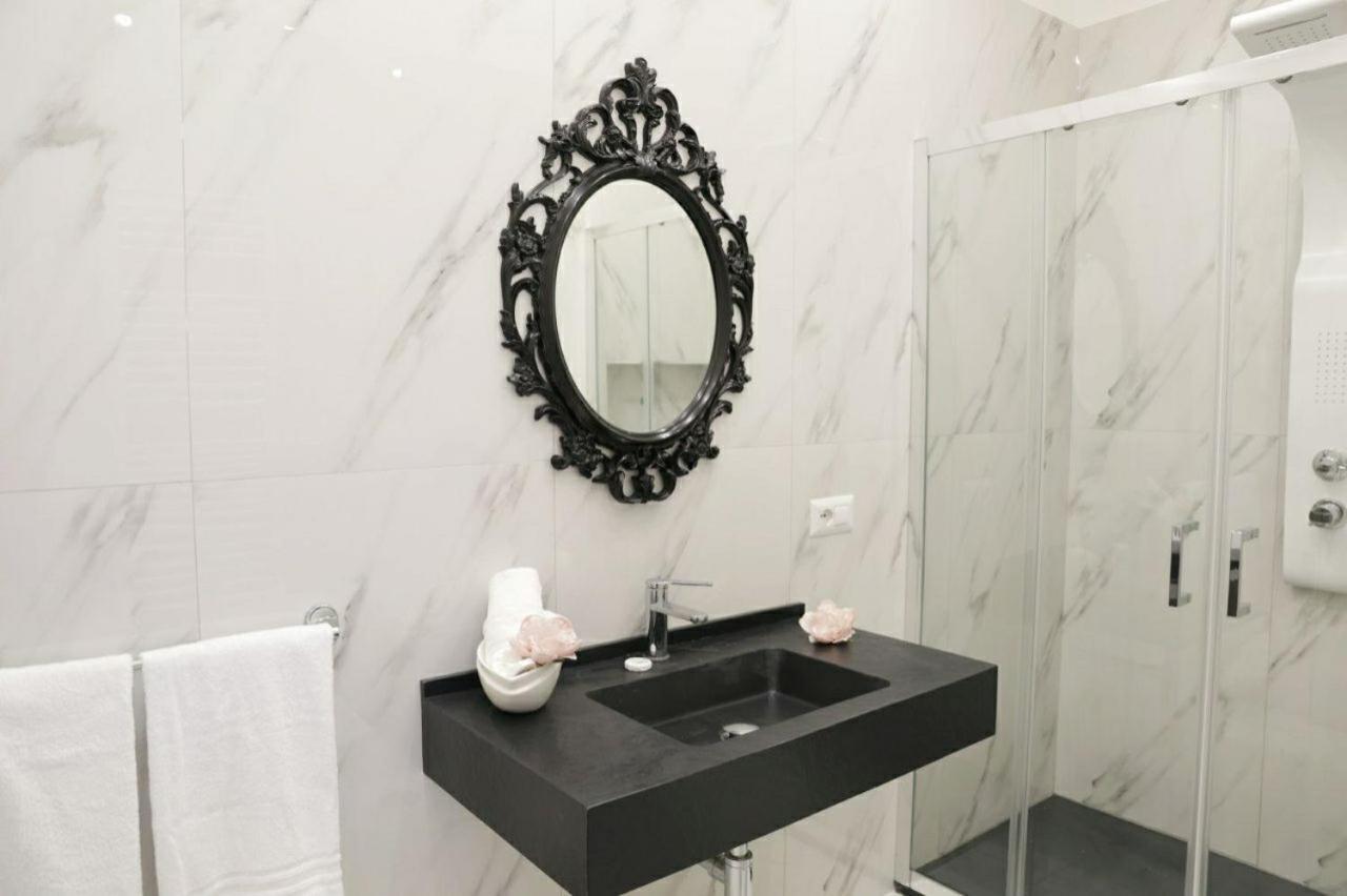 La Dukesca Chic Apartment Naples Exterior photo